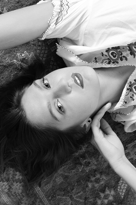 Fashion photographie pour la marque Vintage Les Flaneuses .Portrait Noir et Blanc studio .
