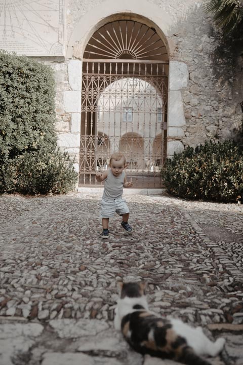 Séance photo Famille réalisée dans les jardins du Monastère de Cimiez Nice